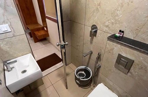 Madiwala Hotel | Hotel LIORA GRAND