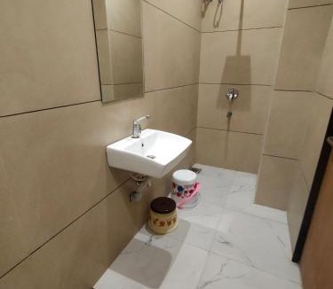 Ujjain Hotel | Hotel Mahadev Paradise