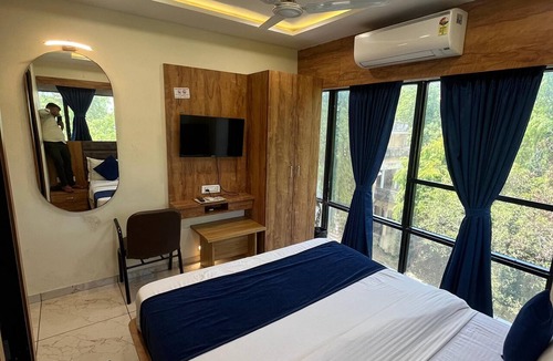 Ahmedabad Hotel | Hotel Mahaveer ! Budget-Friendly Stay with Modern Amenities.