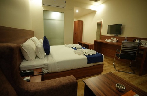 Ambikapur Hotel | Hotel Makhan Vihar