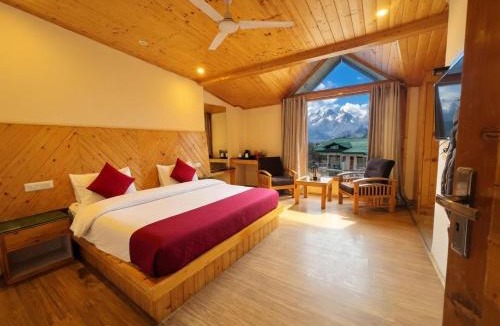Aleo Hotel | Hotel Manali Castle # Near Mall Road # Parking # Mountain view Rooms
