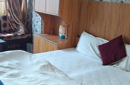 Allahabad Hotel | Hotel Manali