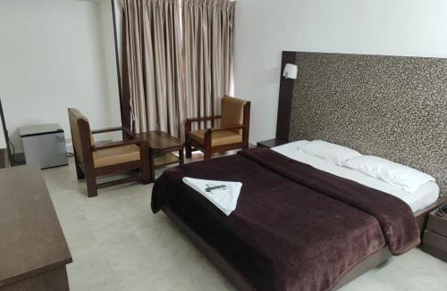 Hampankatta Cabin | Hotel Navaratna Palace