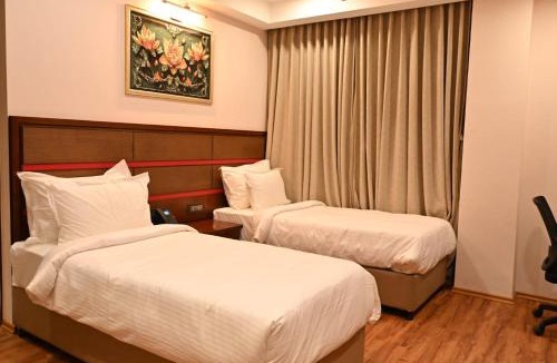 Sualkuchi Hotel | HOTEL NILACHAL - 10 Mins Travel to Kamakhya Temple, Guwahati