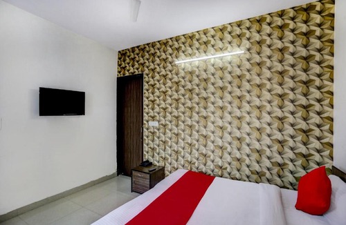 Lajpat Nagar Hotel | Hotel O Blissbourn
