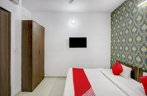 Lajpat Nagar Hotel | Hotel O Blissbourn