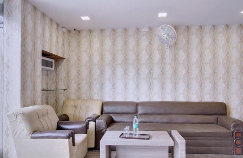Jayanagar Hotel | Hotel O Blue Inn Near Jayadeva Hospital