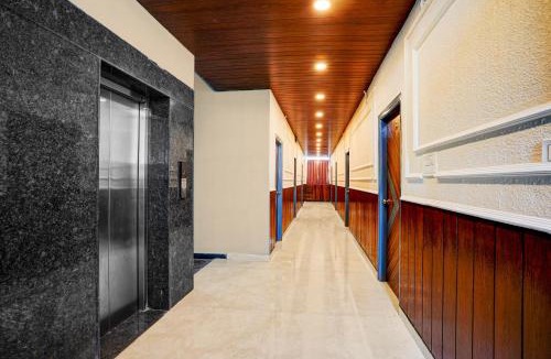 Yelahanka Hotel | Hotel O Gayathri Comfort