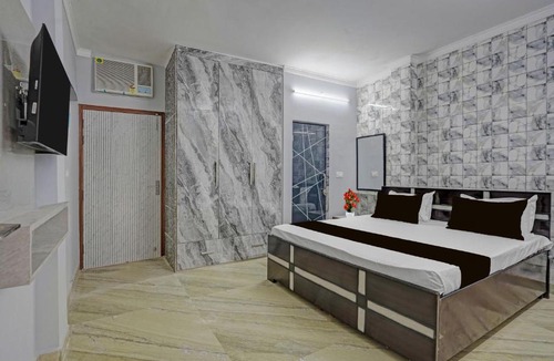 East of Kailash Hotel | Hotel O Lotus Stay BnB