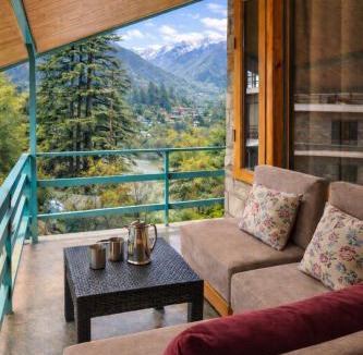 Manali Hotel | Hotel Old Manali with Balcony, Mountain and River View