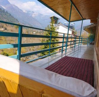 Manali Hotel | Hotel Old Manali with Balcony, Mountain and River View