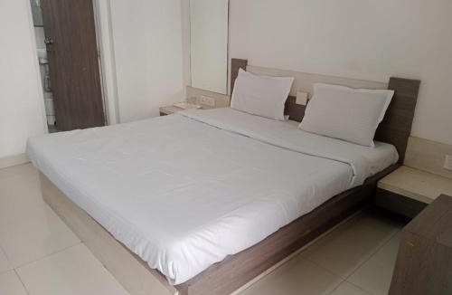 Junagadh Hotel | Hotel Paras