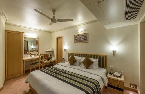 Navrangpura Hotel | Hotel President, Ahmedabad
