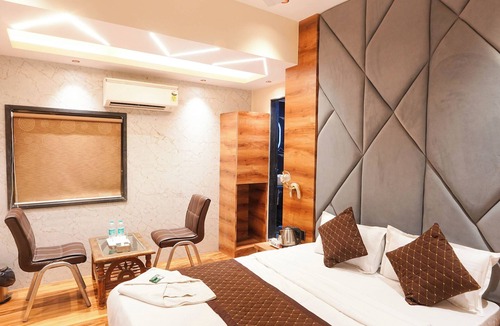 Santacruz West Hotel | Hotel Prince Palace Near Mumbai Airport