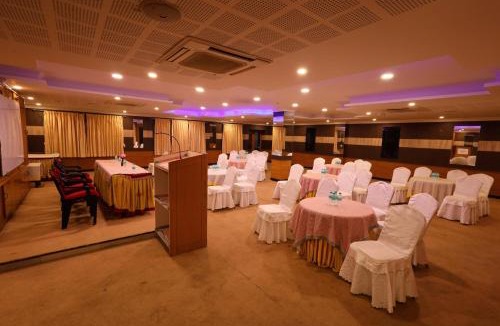 Dindigul Hotel | Hotel PVK Grand Dindigul