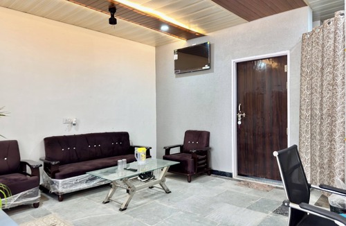 Vrindavan Hotel | Hotel radha Aradhya Sadan