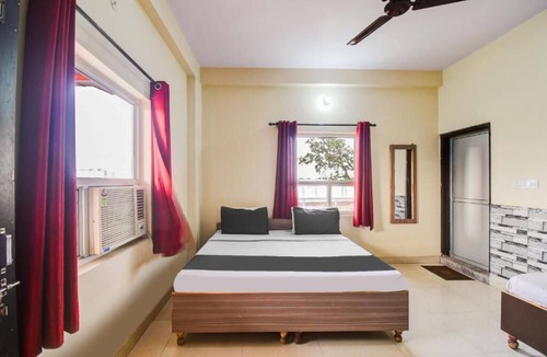 Tonk Road Hotel | Hotel Radhe Radhe Near Jaipur Airport