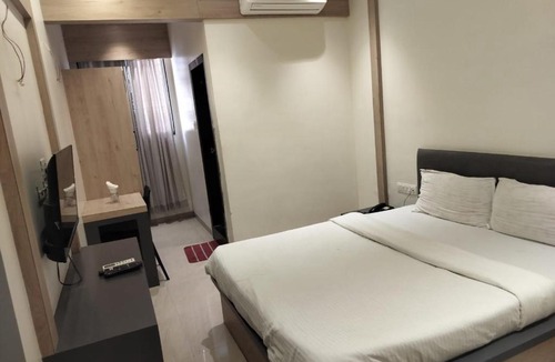 Latur Hotel | Hotel Radhika