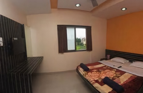 Shirdi Hotel | Hotel Rajkamal