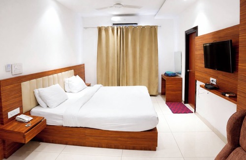 Nainital Hotel | Hotel Riverside Resort Near Kainchi Dham