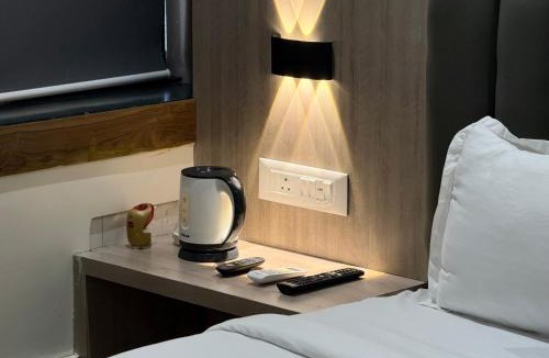 Jogeshwari West Hotel | Hotel Riza - Near Nesco Exhibition Centre