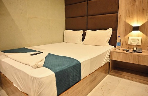 Kurla West Hotel | Hotel Royal Bkc