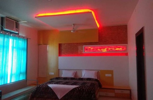 Varanasi Hotel | Hotel Royal Country Club