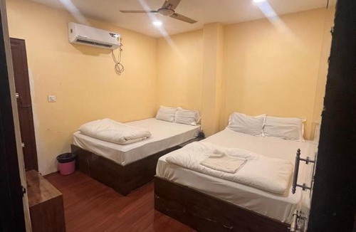 Kolkata Apartment | Hotel Royal Palace