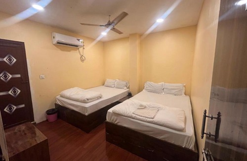 Kolkata Apartment | Hotel Royal Palace