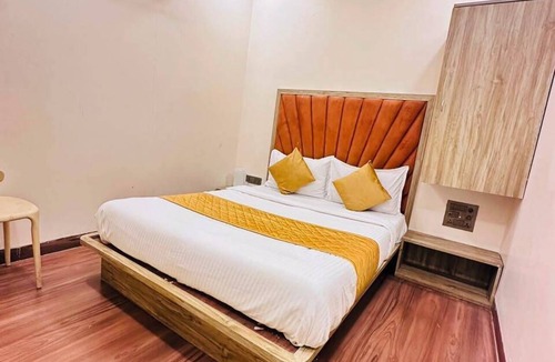 Kurla West Hotel | Hotel Royce BKC