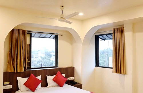 Dombivli East Hotel | Hotel Sagar