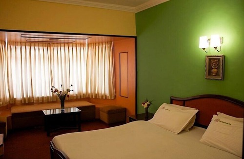 Kathadimattam Hotel | Hotel Sapphire Garden View