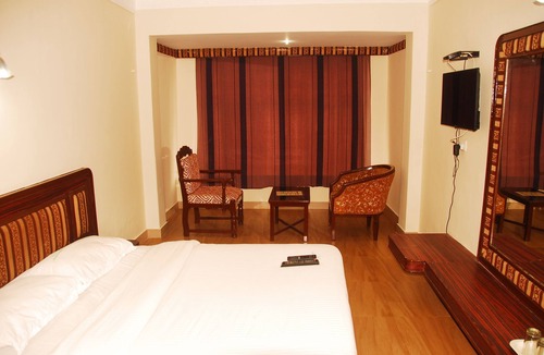 Kathadimattam Hotel | Hotel Sapphire Garden View