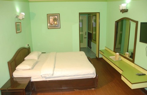 Kathadimattam Hotel | Hotel Sapphire Garden View