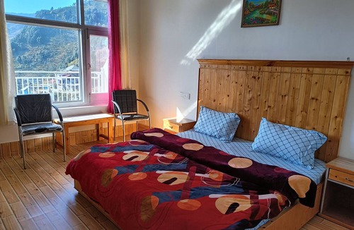 Dalhousie Hotel | Hotel satya khajjiar