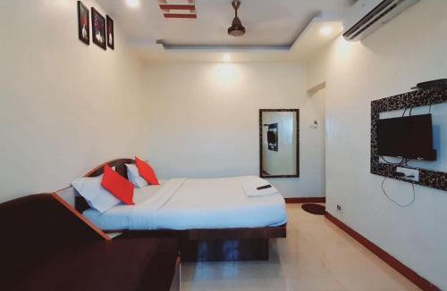 Mahabaleshwar Bed & Breakfast | Hotel Savera Holidays Main Market