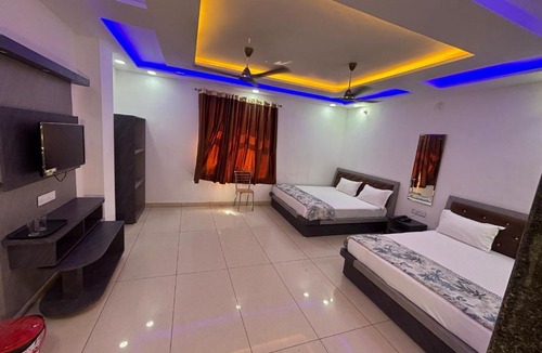 Sikar Hotel | Hotel Shekhawati Resort -Parking Restaurant Near Toran Dwar