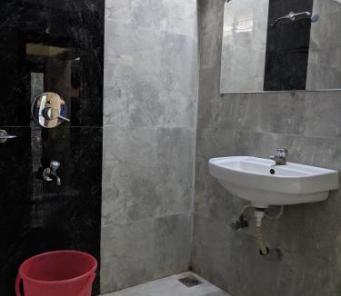 Bilaspur Hotel | Hotel Shivneri