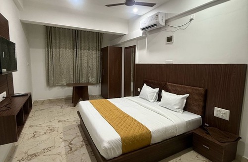 Adyar Hotel | Hotel Skyline Natekal