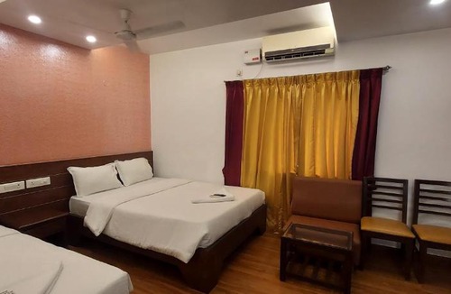 Murgesh Pallya Hotel | Hotel Sri Krishna Veg and Residency Murugeshpalya