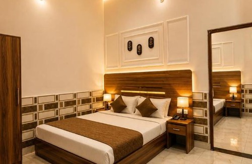 Ayodhya Apartment | HOTEL SV PALACE 300 METER RAMMANDIR Ayodhya