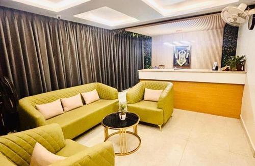 Kukatpally Housing Board Colony Apartment | Hotel SVS Luxury Rooms JNTU-Kukatpally Hyderabad