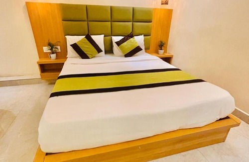 Kukatpally Housing Board Colony Apartment | Hotel SVS Luxury Rooms JNTU-Kukatpally Hyderabad