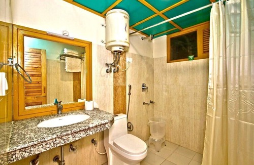 Old Manali Bed & Breakfast | Hotel Vyas Vatika offer well designed and ready to use rooms located at manali.