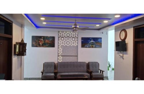 Indira Nagar Hotel | Hotel Yamuna Palace Near Gomti Riverfront Park