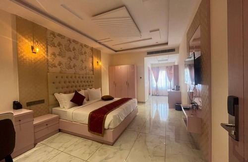 Nandigunda Hotel | Hotel Yathin - Mysore