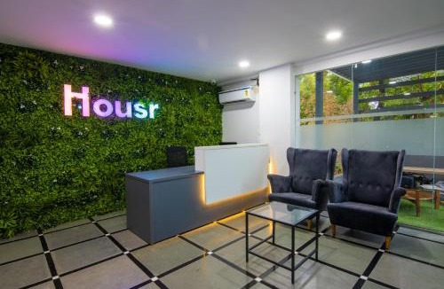 Gachibowli Hotel | Housr 43 Gachibowli Hyderabad Near DLF Cybercity