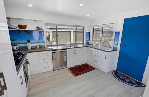 Paynesville House | Huntingdale: Close to the lake, everything you need to enjoy your getaway