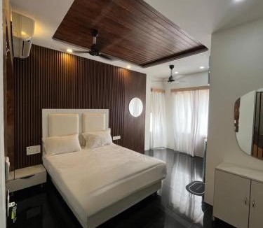 Urapakkam Hotel | Hyton Grand - Kilambakkam