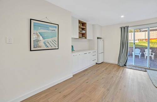 Bridport House | Indulge yourself in the luxury of this newly built coastal holiday home.
